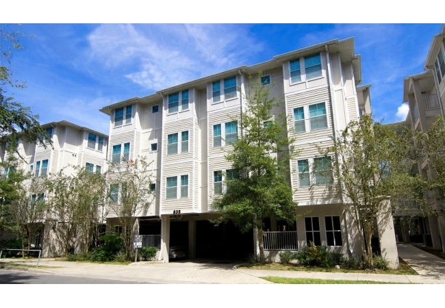835 SW 9TH ST #109 Condo photo 1