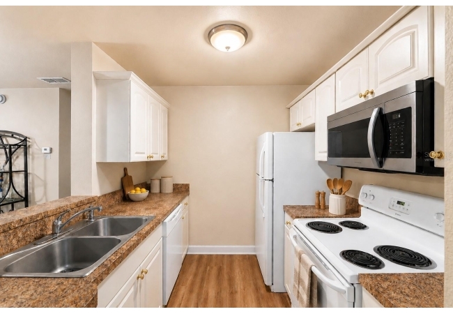 835 SW 9TH ST #109 Condo photo 5