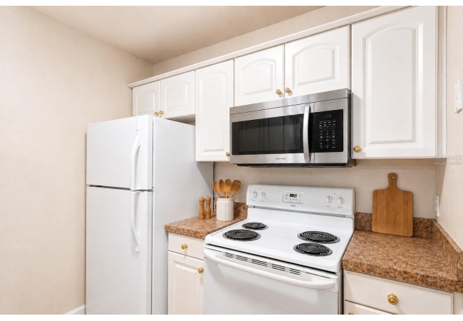 835 SW 9TH ST #109 Condo photo 6
