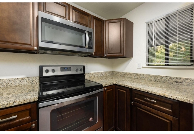 89 SE 16TH AVE #P302 Condo photo 3
