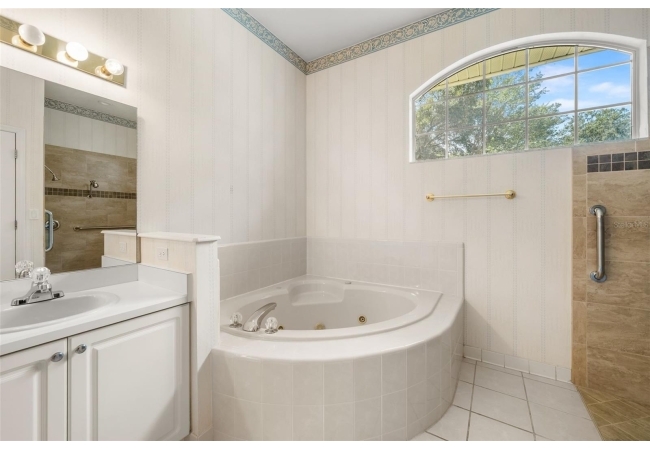 1703 SW 82ND DR House photo 22