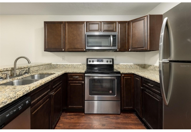 83 SE 16TH AVE #E202 Condo photo 2