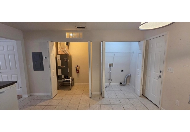 4618 SW 48TH WAY #112 Condo photo 9