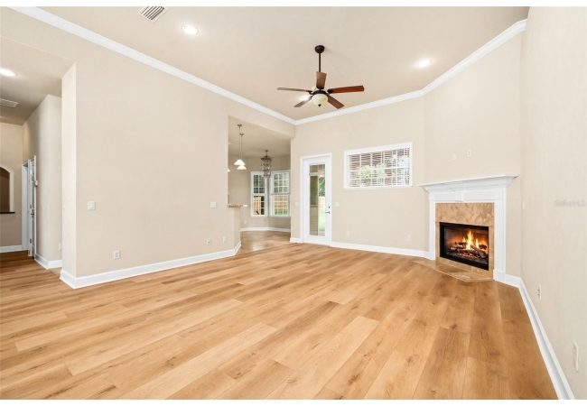 7560 WHITE OAKS RD House photo 5