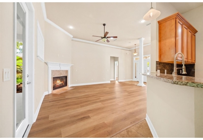 7560 WHITE OAKS RD House photo 6