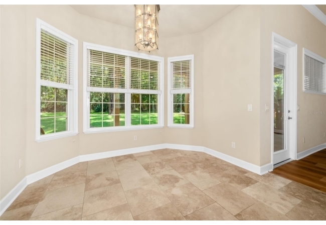 7560 WHITE OAKS RD House photo 8
