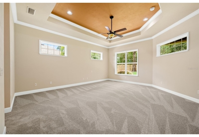 7560 WHITE OAKS RD House photo 9