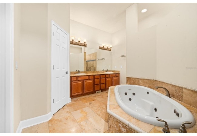 7560 WHITE OAKS RD House photo 15