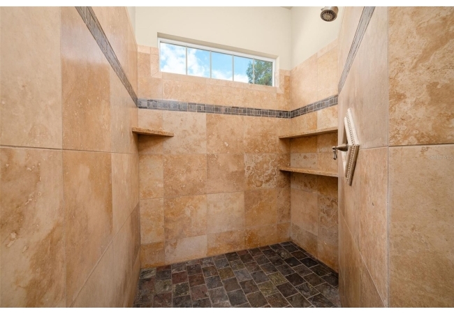 7560 WHITE OAKS RD House photo 17