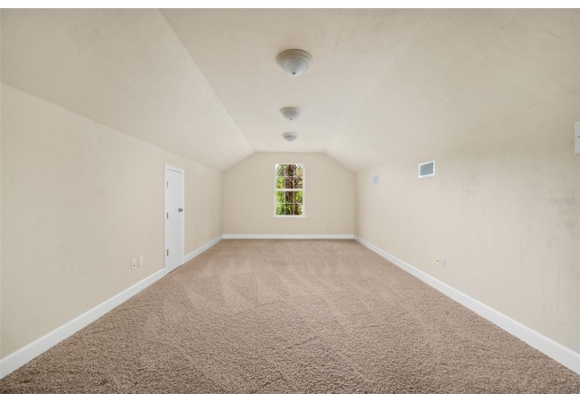 7560 WHITE OAKS RD House photo 22
