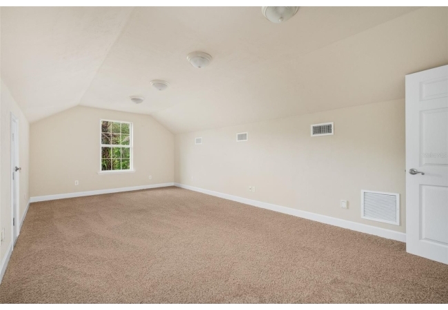 7560 WHITE OAKS RD House photo 23