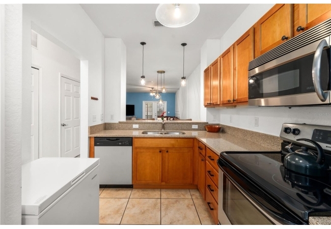 2508 SW 35TH PL #Q98 Condo photo 2
