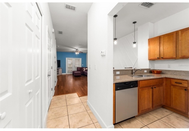 2508 SW 35TH PL #Q98 Condo photo 13