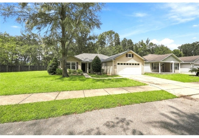 12104 NW 162ND DR House photo 3