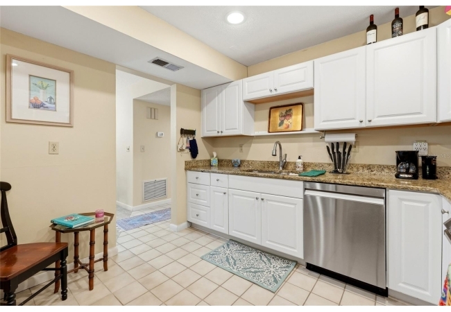 2508 SW 14TH DR #216 Condo photo 8