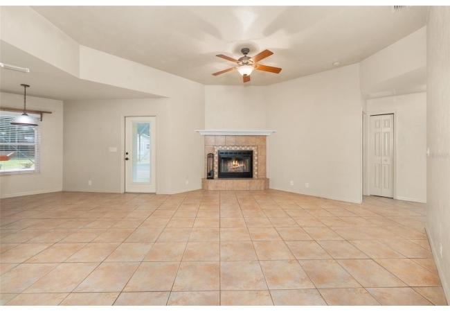 24618 NW 30TH PL House photo 6