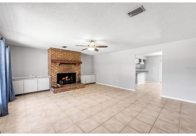 1804 NW 36TH TER House photo 6