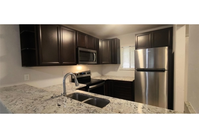 111 SE 16TH AVE #O104 Condo photo 2
