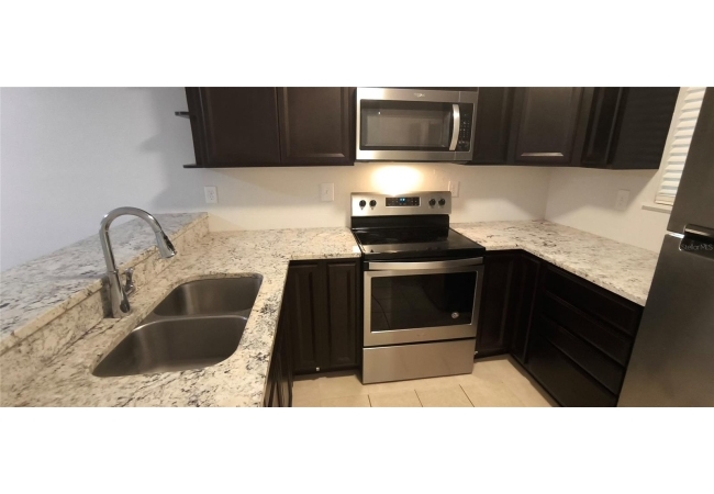 111 SE 16TH AVE #O104 Condo photo 3