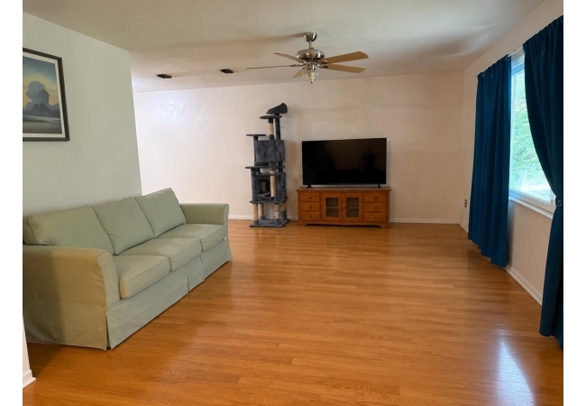 1906 SW 48TH AVE House photo 2