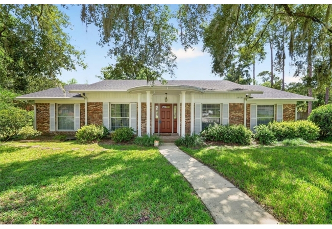 3949 NW 38TH PL House photo 1