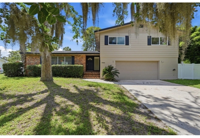 4421 NW 18TH PL House photo 1
