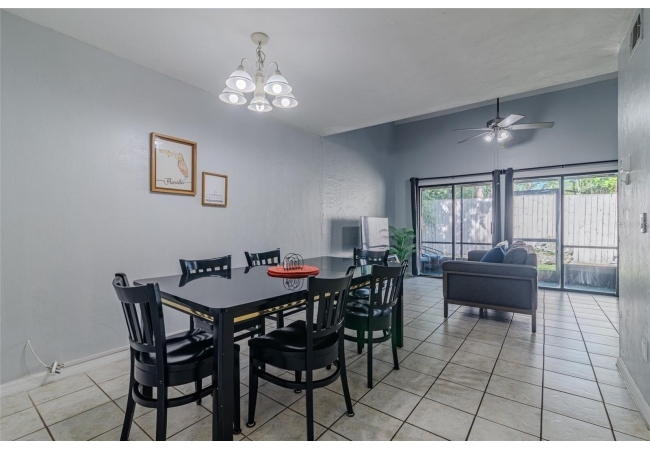 7200 SW 8TH AVE #E27 Condo photo 3