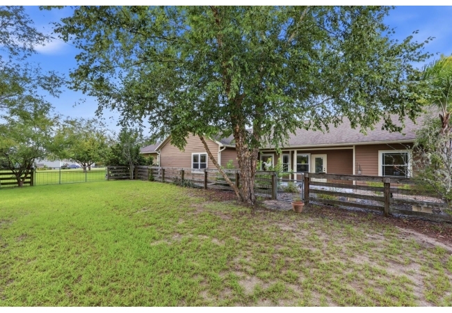 25263 NW 140TH LN House photo 14