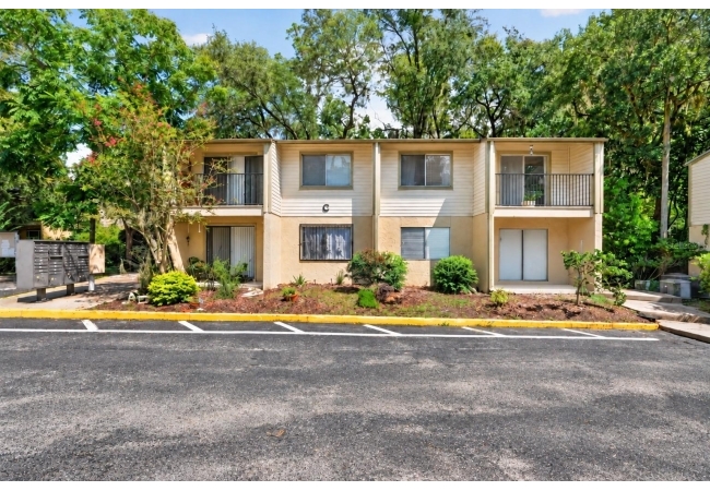 1015 SW 9TH ST #C24 Condo photo 1