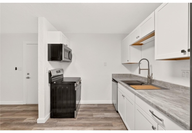 1015 SW 9TH ST #C24 Condo photo 11