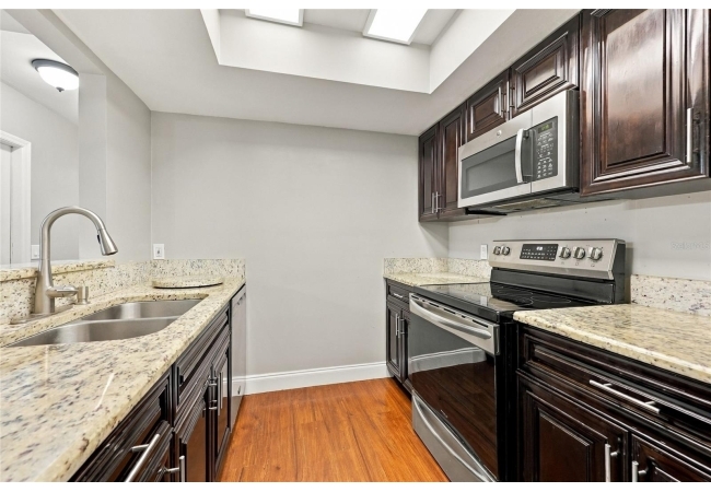 823 SW 58TH TER Condo photo 10