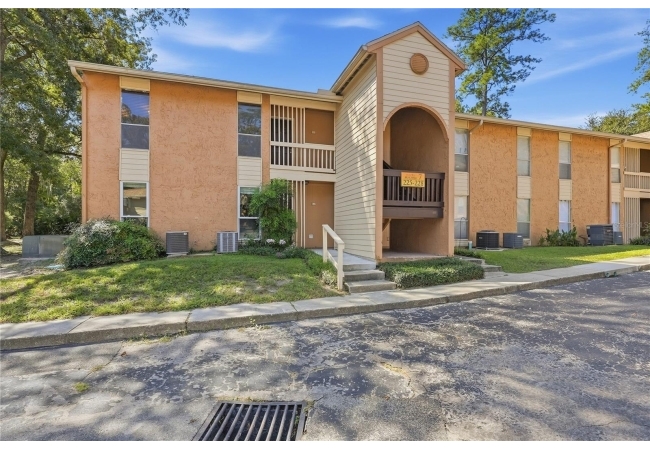 1810 NW 23RD BLVD #225 Condo photo 1