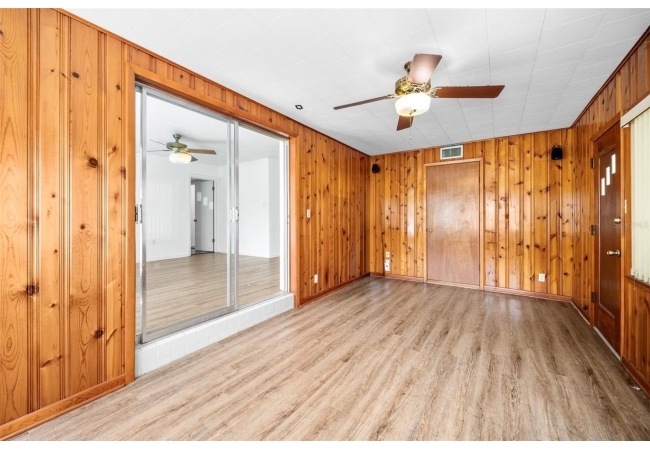 300 NW 34TH DR House photo 13