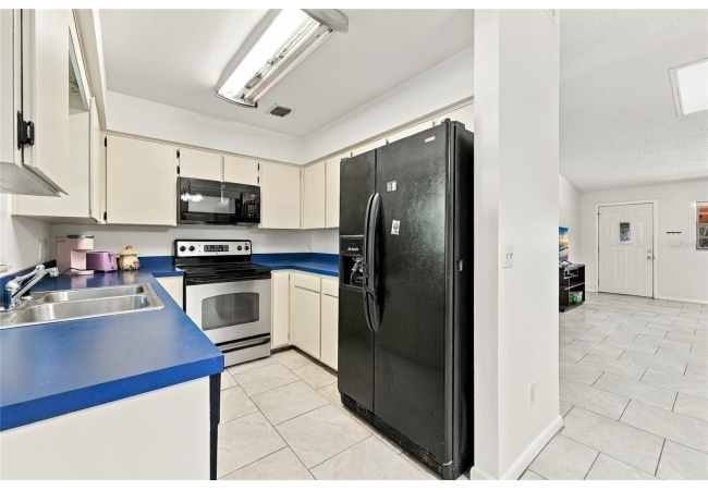 1310 SW 76TH DR House photo 10