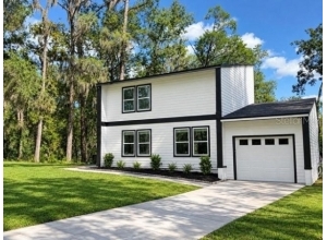 1521 NW 35 TER