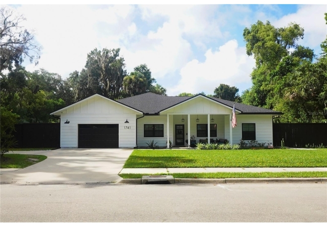1741 NW 7TH AVE House photo 1