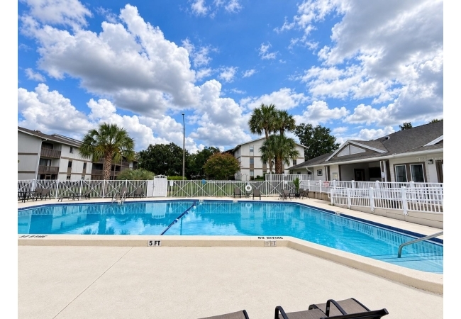 6519 W NEWBERRY RD #305 Condo photo 30