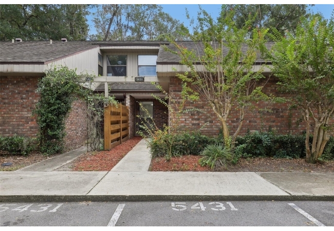 5431 NW 33RD PL Condo photo 1
