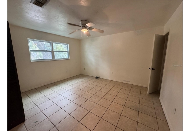 824 SE 1ST AVE House photo 9