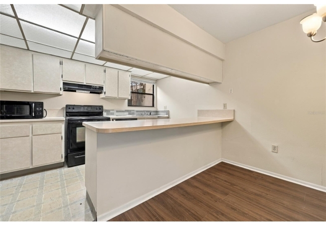 2811 SW ARCHER RD #T167 Condo photo 11