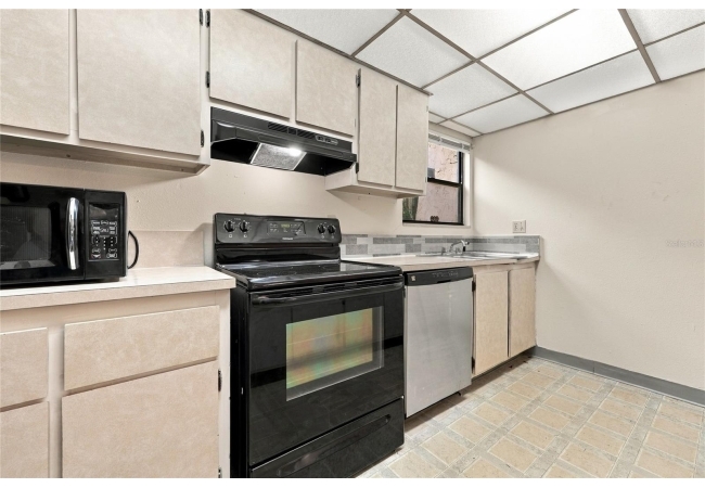 2811 SW ARCHER RD #T167 Condo photo 12