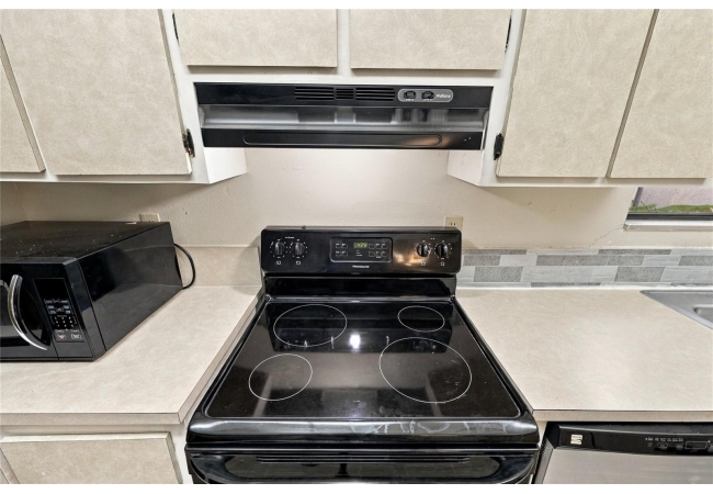 2811 SW ARCHER RD #T167 Condo photo 13