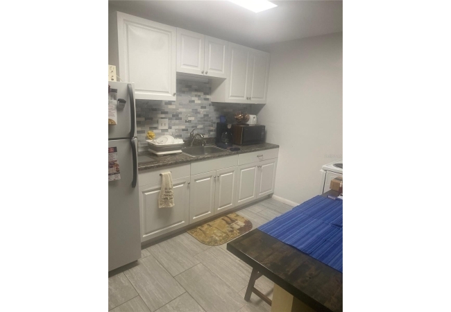 1015 SW 9TH ST #C-2 Condo photo 4