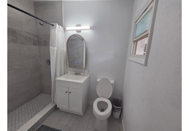 2839 NE 10TH DR House photo 12