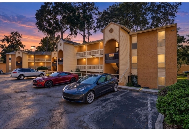 1810 NW 23RD BLVD #173 Condo photo 2