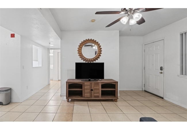 2360 SW ARCHER RD #707 Condo photo 7