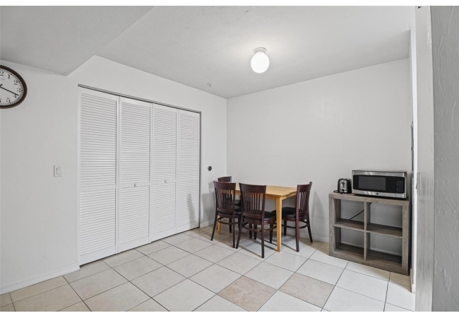 2360 SW ARCHER RD #707 Condo photo 8