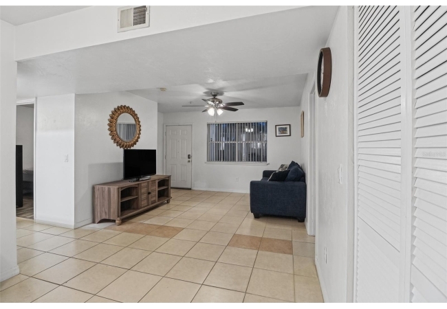 2360 SW ARCHER RD #707 Condo photo 10