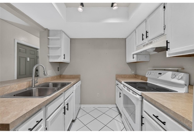 7200 SW 8TH AVE #P99 Condo photo 8