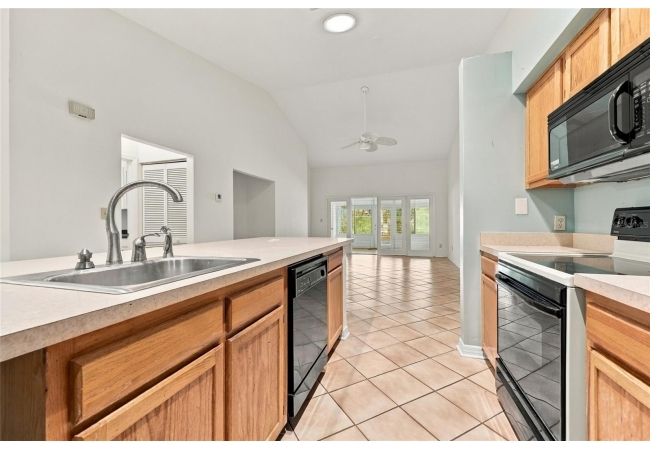 916 NW 124TH DR Condo photo 11
